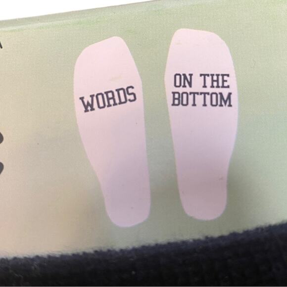 *NWT* FUNATIC wine colored socks "if you can read this bring me a glass of wine" - Picture 4 of 4